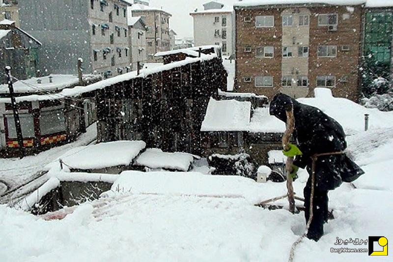 هشدار در خصوص ریختن برف بام ساختمان‌ها روی سیم و کابل شبکه‌های برق